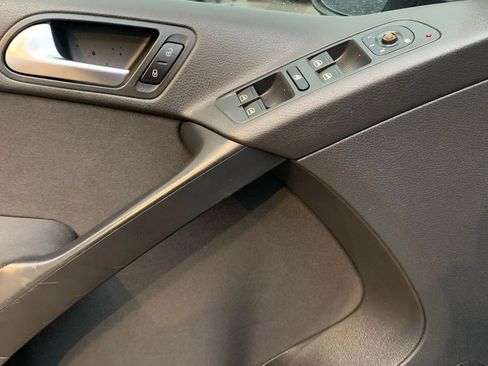 Used 2013 Volkswagen Tiguan S FWD image 16