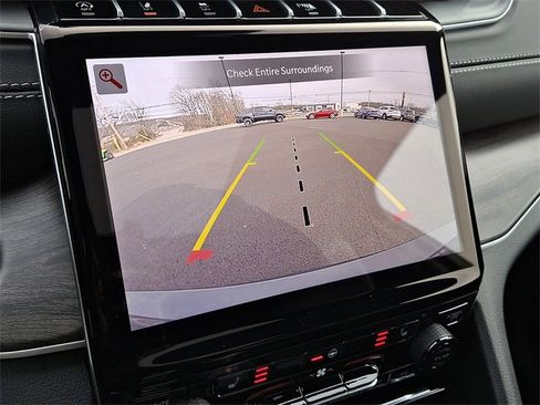 New 2025 Jeep Grand Cherokee L Limited image 4