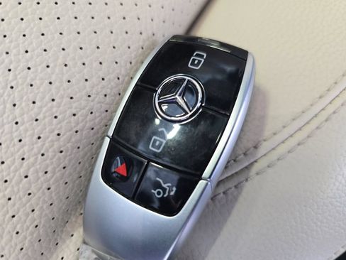 Used 2018 Mercedes-Benz E 300 image 40