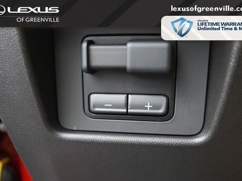 Used 2025 Chevrolet Colorado Z71 w/ Technology Package AWD/4WD image 15