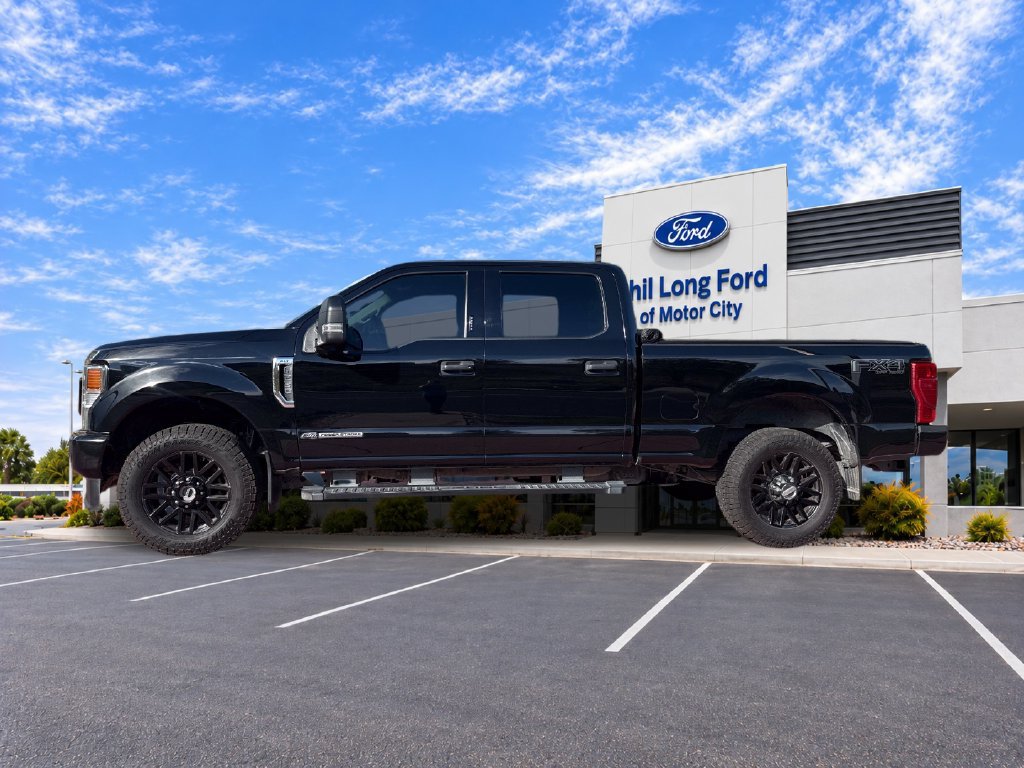 Used 2022 Ford F250 XLT w/ Black Appearance Package AWD/4WD image 5
