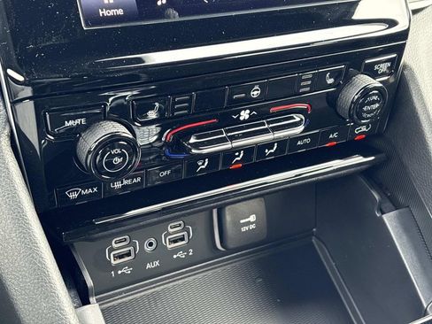 New 2025 Jeep Grand Cherokee L Altitude AWD/4WD image 32