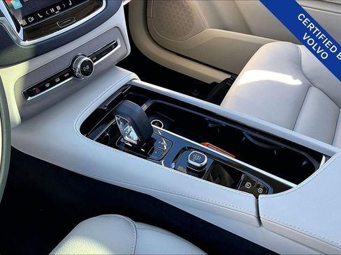 Certified 2025 Volvo XC90 B6 Core image 18