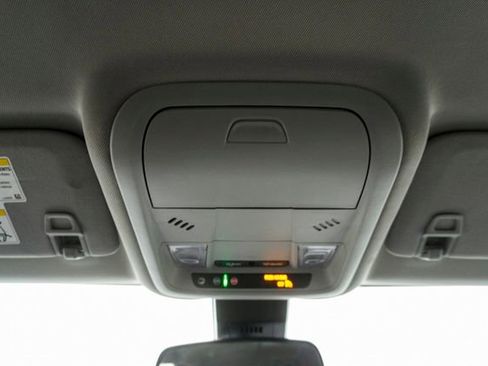 Used 2022 Chevrolet Equinox LT w/ Driver Convenience Package image 27