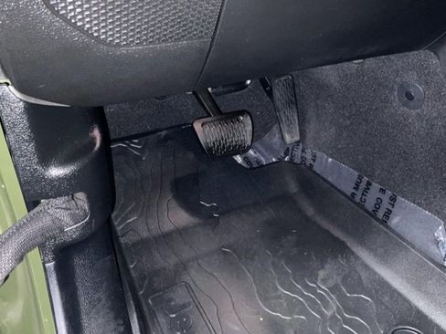 Used 2021 Jeep Wrangler Unlimited Sahara AWD/4WD image 37