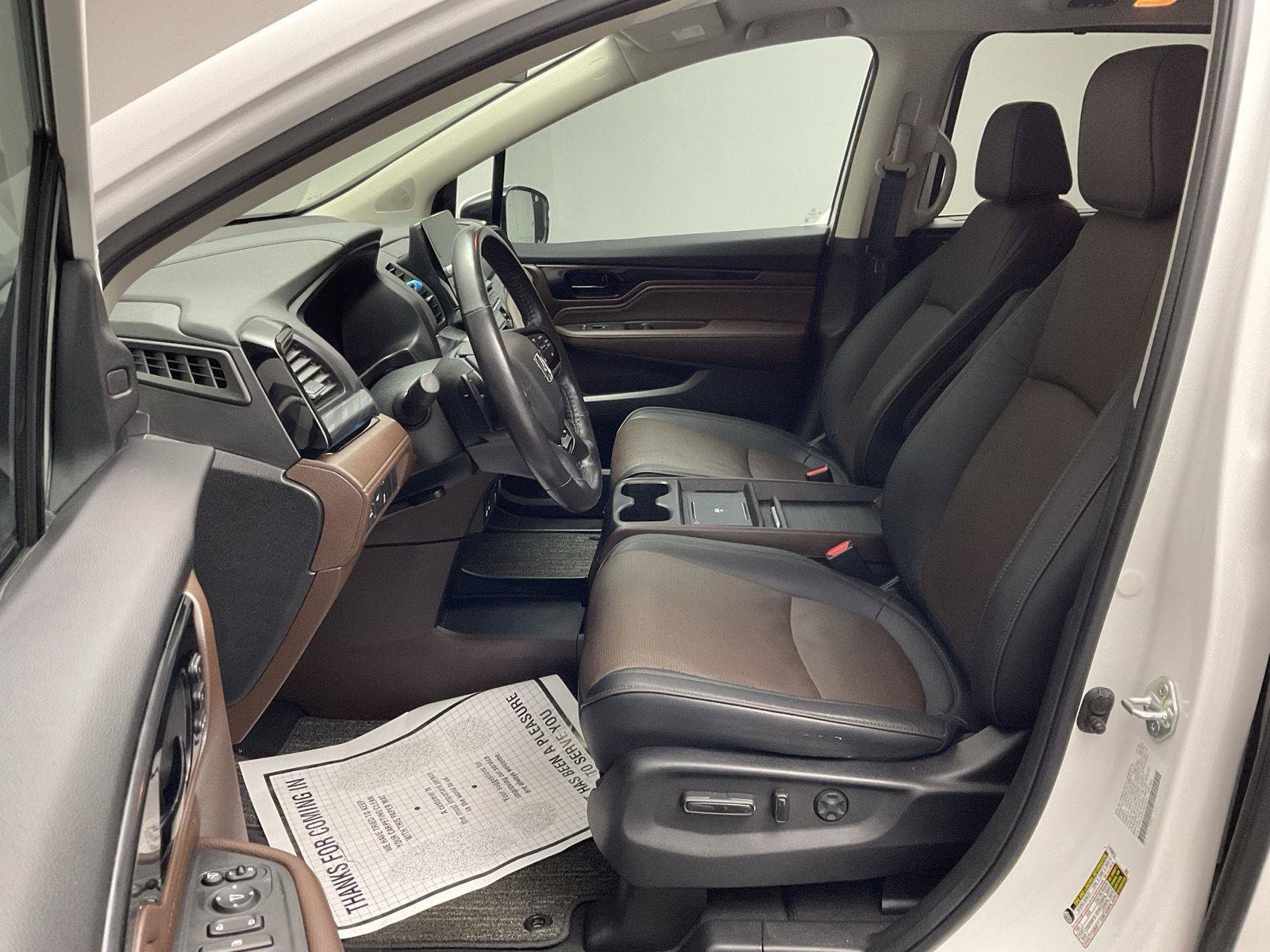 Used 2025 Honda Odyssey Elite image 12