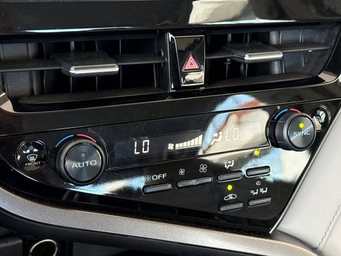 Used 2024 Toyota Camry SE w/ Audio Upgrade Package FWD image 18