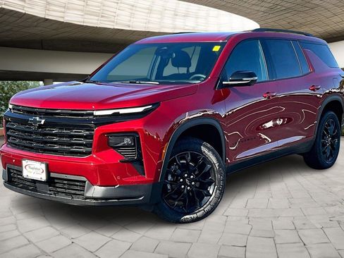 New 2025 Chevrolet Traverse LT w/ Enhanced Driving Package image 1