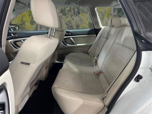 Used 2009 Subaru Outback 2.5i Special Edition AWD/4WD image 10