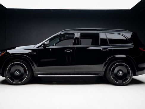 Used 2025 Mercedes-Benz GLS 63 AMG 4MATIC image 18