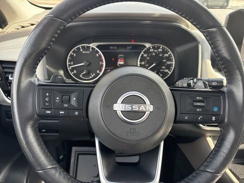 Used 2023 Nissan Rogue SL w/ SL Premium Package image 40