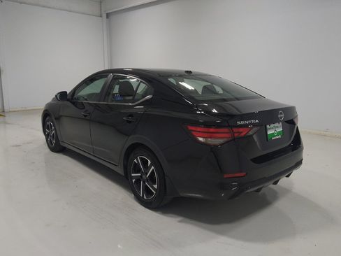 Used 2024 Nissan Sentra SV FWD image 5