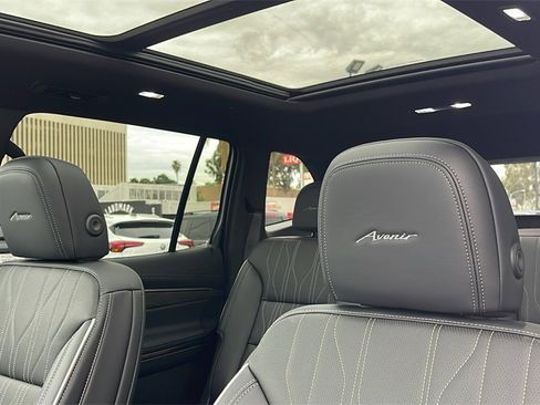 New 2026 Buick Enclave Avenir w/ Super Cruise Package image 12