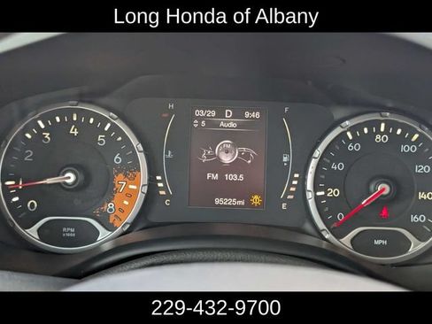 Used 2015 Jeep Renegade Sport w/ Power & Air Group FWD image 27