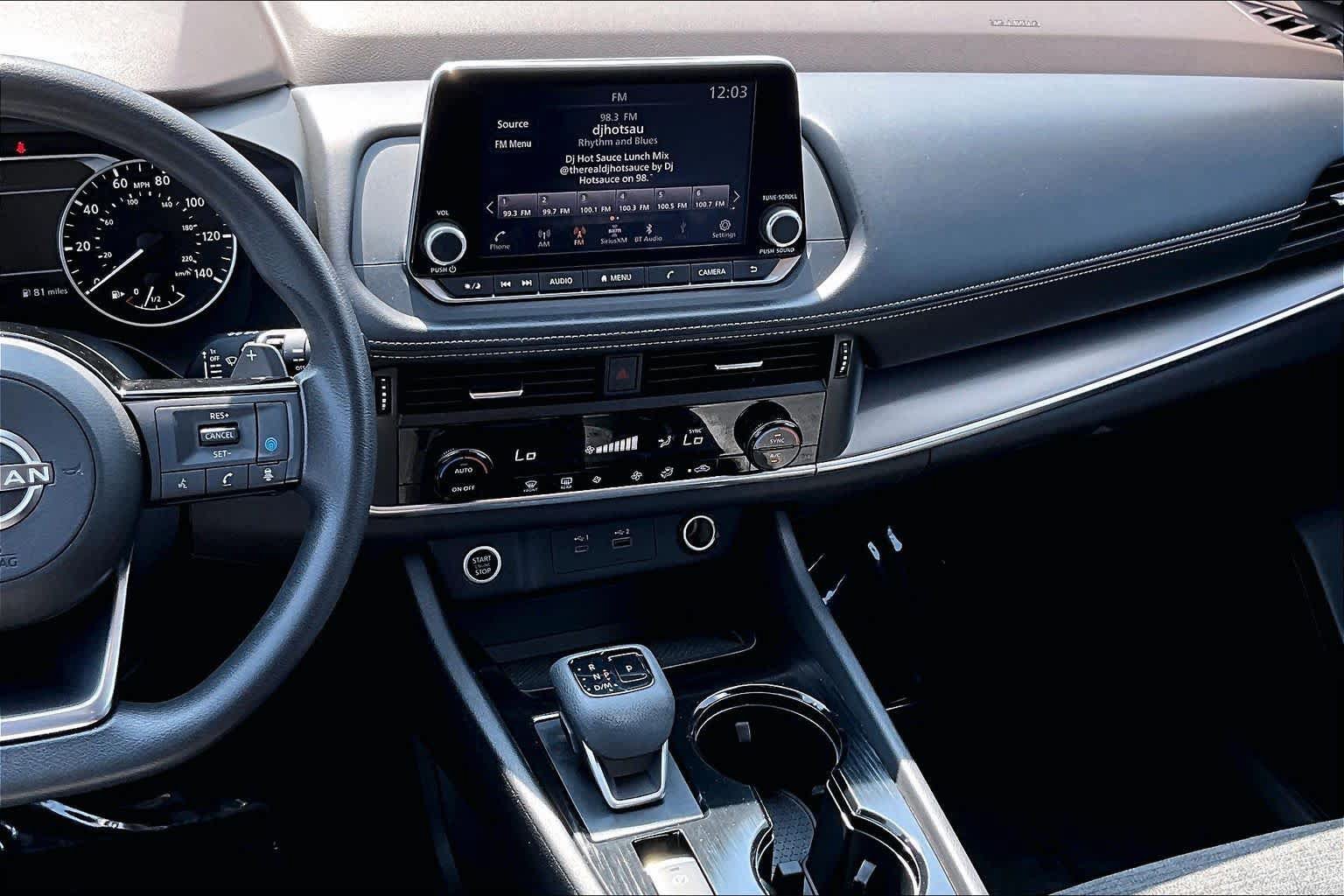 Used 2023 Nissan Rogue SV FWD image 7