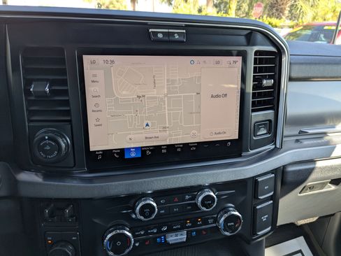 Used 2025 Ford F450 Platinum w/ FX4 Off-Road Package image 26