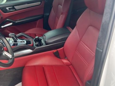 Used 2019 Porsche Cayenne Turbo AWD/4WD image 13