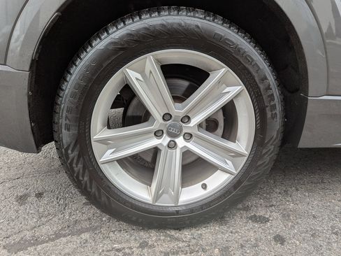 Used 2019 Audi Q8 Premium image 50