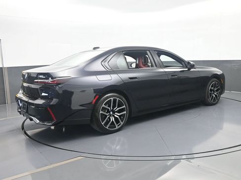 Used 2025 BMW 740i xDrive AWD/4WD image 6