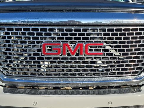 Used 2015 GMC Sierra 3500 Denali image 34