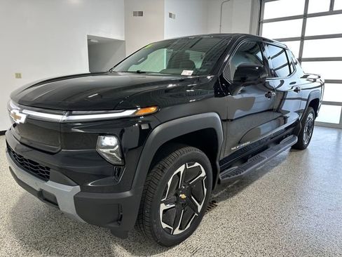 New 2026 Chevrolet Silverado EV LT w/ Premium Package AWD/4WD image 33