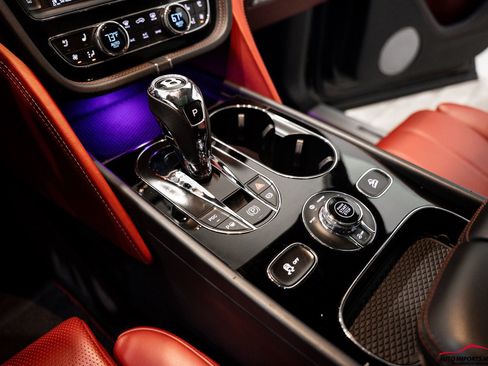 Used 2018 Bentley Bentayga image 67