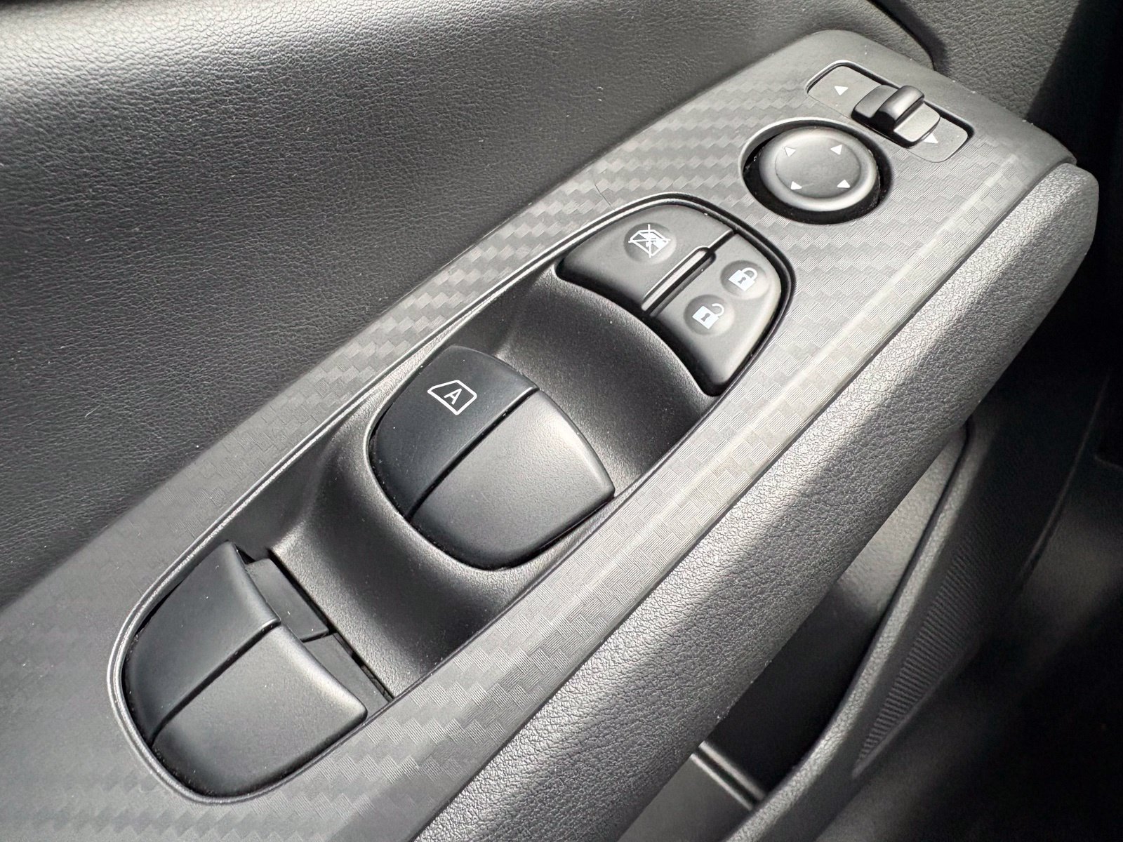 Used 2025 Nissan Altima 2.5 S FWD image 16