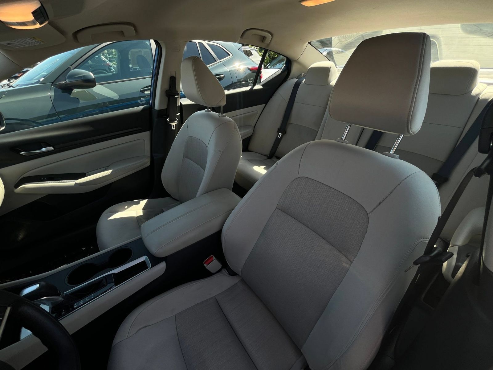 Used 2025 Nissan Altima 2.5 SV FWD image 36