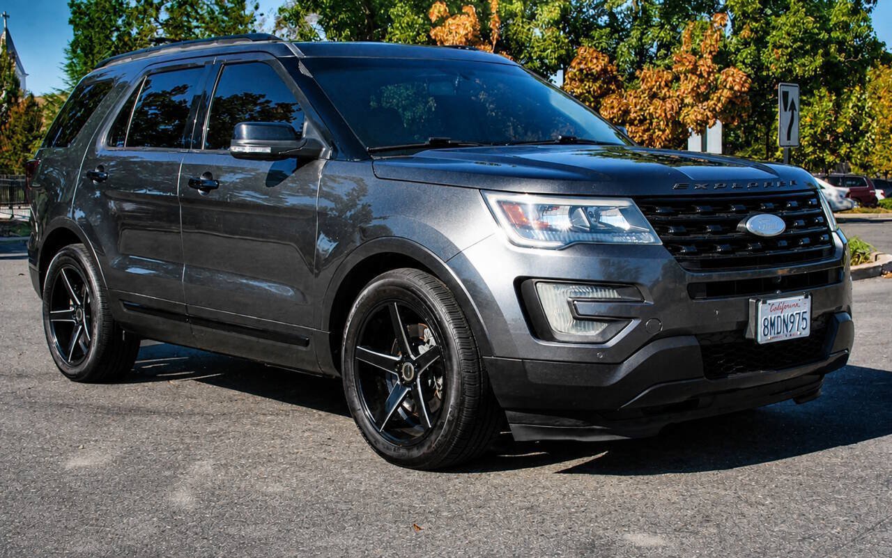 Used 2016 Ford Explorer Sport w/ Equipment Group 401A AWD/4WD image 1