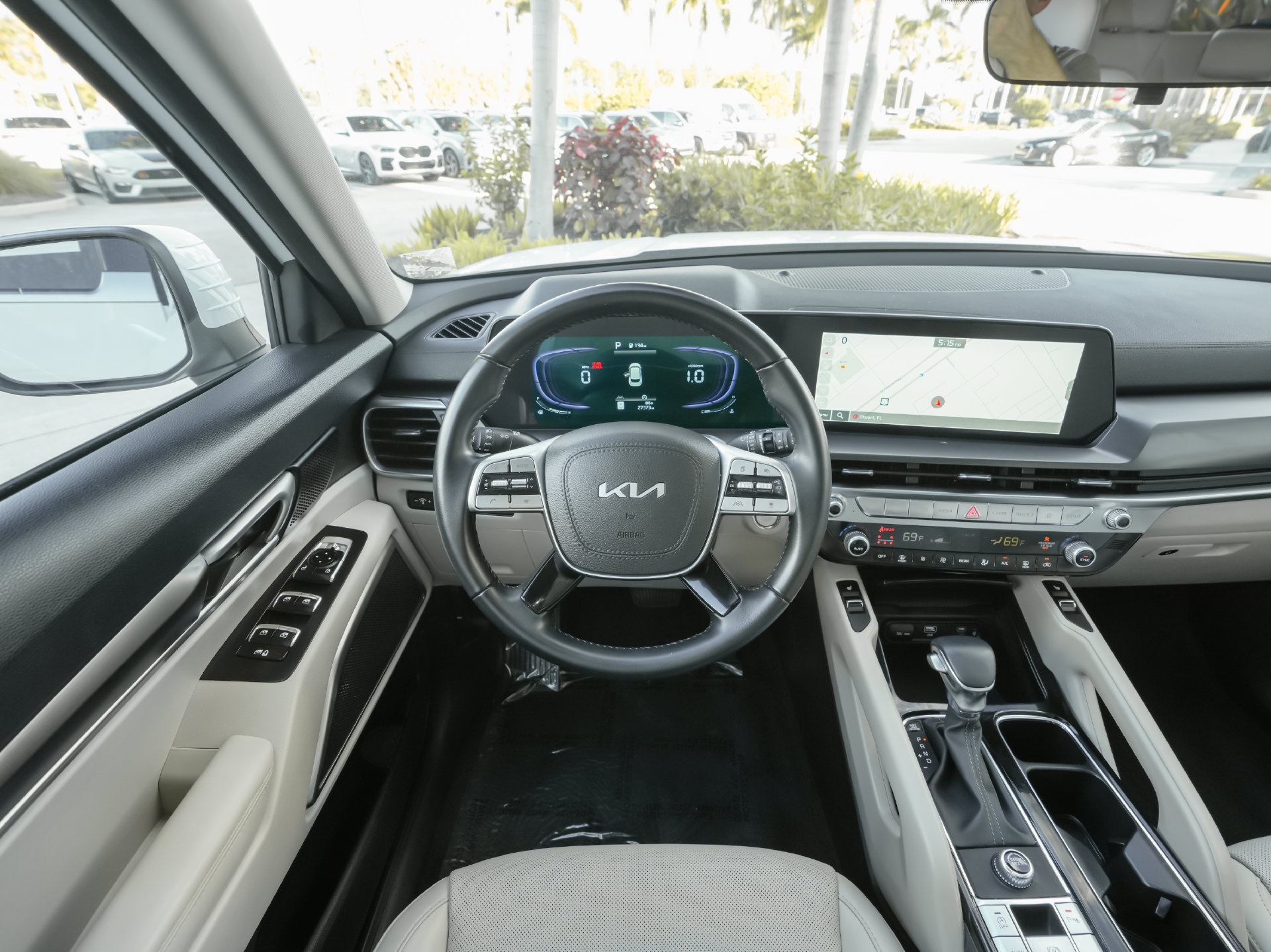 Used 2025 Kia Telluride S FWD image 12