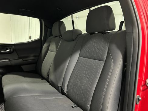 Used 2019 Toyota Tacoma TRD Sport image 25