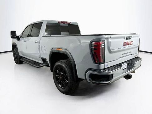 Used 2025 GMC Sierra 2500 AT4 w/ Technology Package AWD/4WD image 4