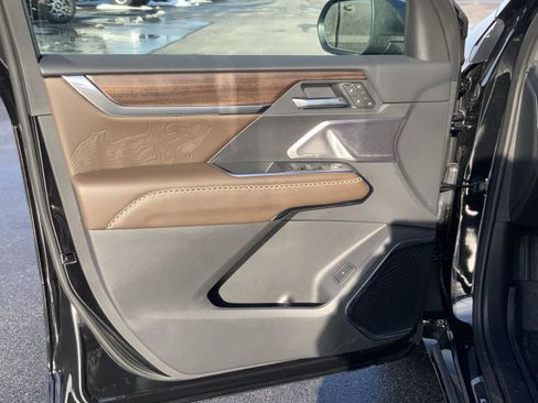 New 2026 GMC Acadia Denali Ultimate w/ LPO, Floor Liner Package image 27