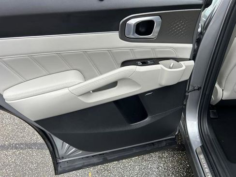 Certified 2023 Kia Sorento SX Prestige w/ Panoramic Sunroof Package image 14