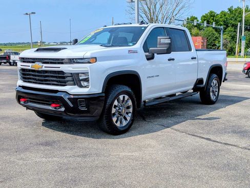 Used 2025 Chevrolet Silverado 2500 Custom w/ Custom Convenience Package AWD/4WD image 1