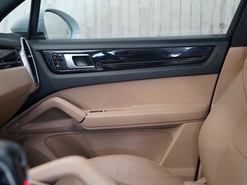 Used 2019 Porsche Cayenne S AWD/4WD image 33