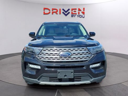 Used 2023 Ford Explorer Limited w/ Equipment Group 301A AWD/4WD image 8