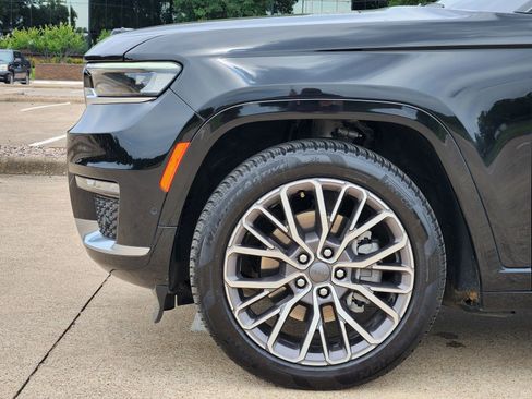 Used 2023 Jeep Grand Cherokee L Summit AWD/4WD image 8