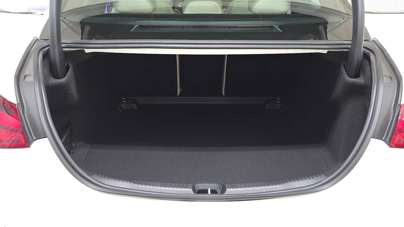 Used 2026 Mercedes-Benz C 300 4MATIC Sedan image 14
