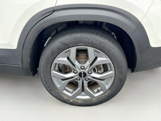 Used 2024 Kia Seltos LX AWD/4WD image 24