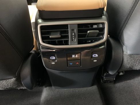 Used 2025 Lexus RX 350 w/ Convenience Package image 36