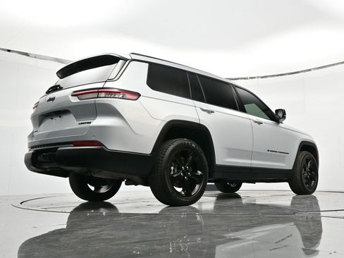 Used 2023 Jeep Grand Cherokee L Limited w/ Luxury Tech Group II image 39