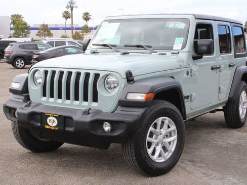 Used 2023 Jeep Wrangler Sport S image 9
