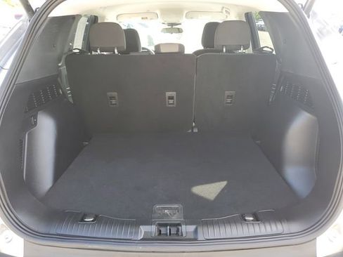 Used 2022 Ford Escape SE w/ SE Sport Appearance Package FWD image 9
