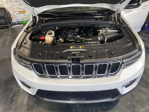 Used 2022 Jeep Grand Cherokee Limited image 20