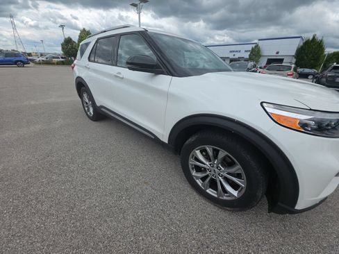 Used 2021 Ford Explorer Limited AWD/4WD image 14