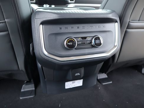 New 2026 Ford Expedition Active AWD/4WD image 15