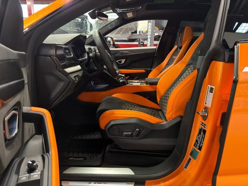 Used 2022 Lamborghini Urus image 13