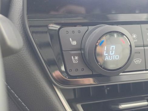 Used 2024 Toyota Grand Highlander AWD Hybrid image 33