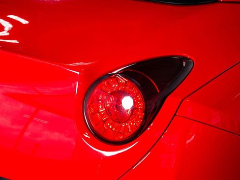 Used 2010 Ferrari California Base image 35